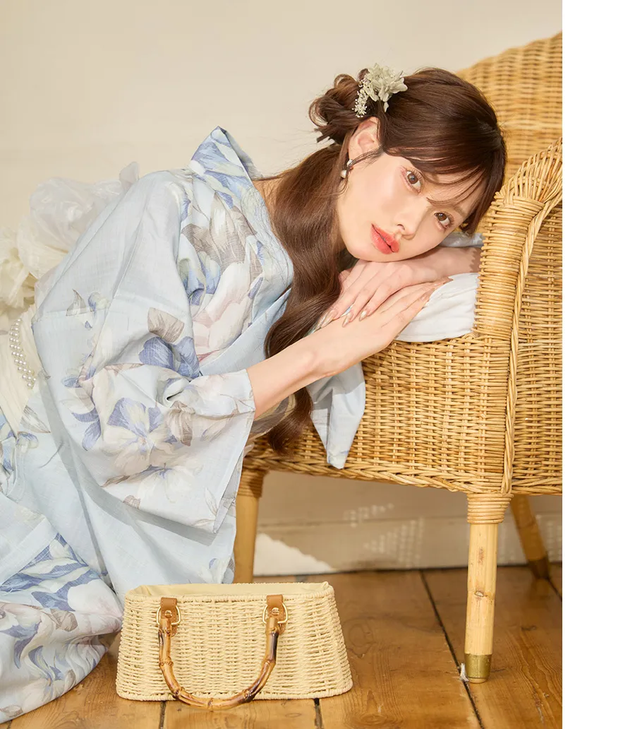 casual mini
モノトーンで魅せる。洗練された大人のカジュアルミニ