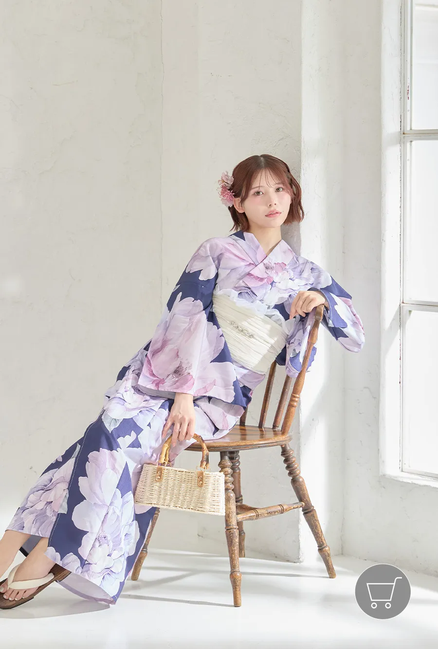 casual mini
モノトーンで魅せる。洗練された大人のカジュアルミニ