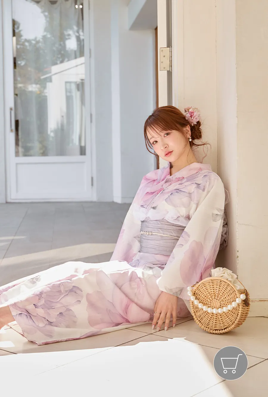 casual mini
モノトーンで魅せる。洗練された大人のカジュアルミニ