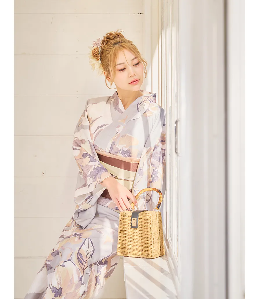 casual mini
モノトーンで魅せる。洗練された大人のカジュアルミニ