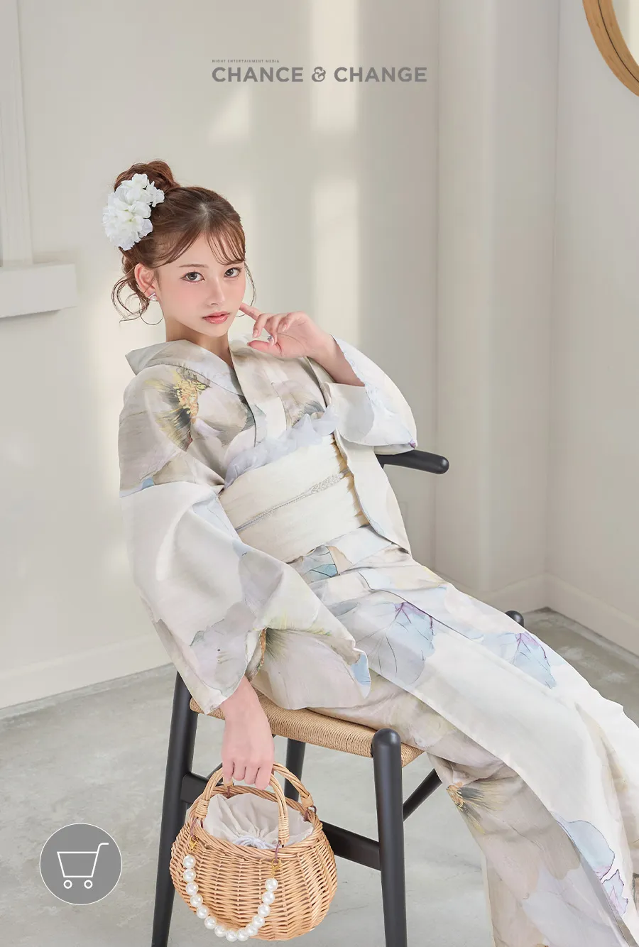 casual mini
モノトーンで魅せる。洗練された大人のカジュアルミニ