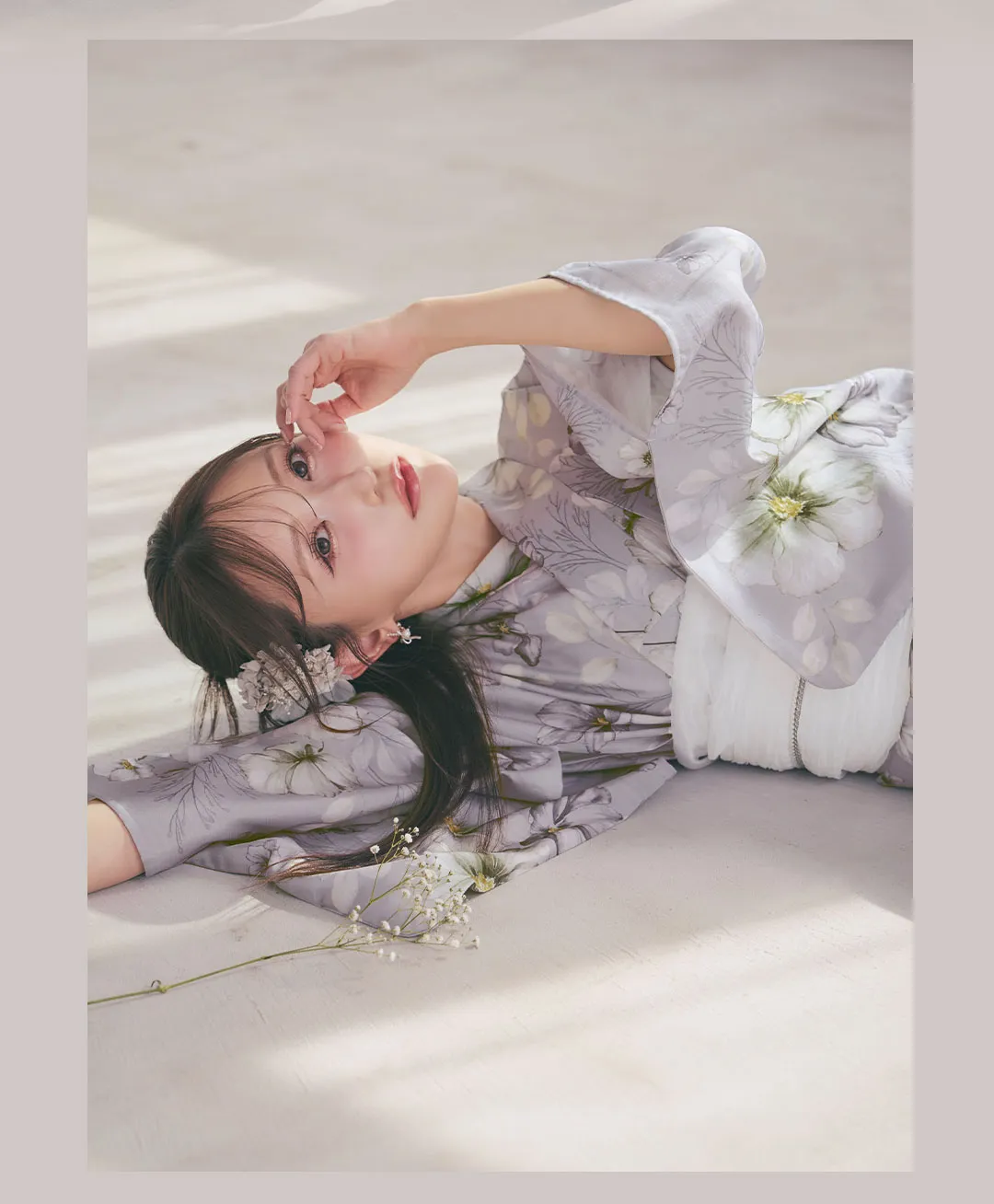 菅野結以が着る、PALE FLORAL浴衣-23