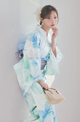 菅野結以が着る、PALE FLORAL浴衣-4