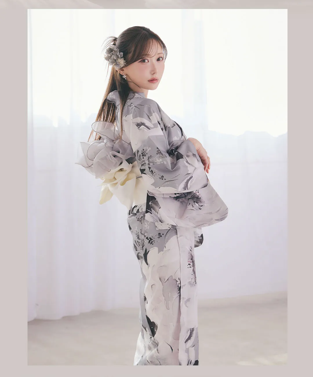 菅野結以が着る、PALE FLORAL浴衣-7