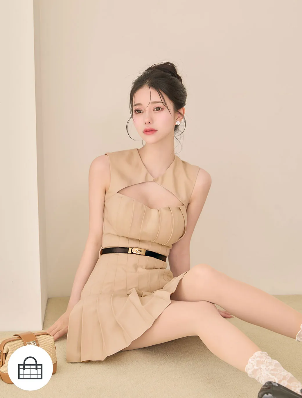 【DEA./ディア】バストカット/ ベルト/ フィンプリーツ/ セミフレア/ ミニドレス/ キャバドレス