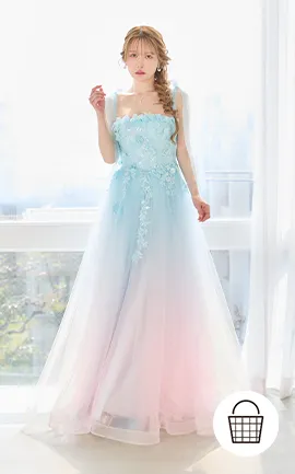 グラデーションシフォンと立体フラワーで
多幸感あふれる夢みたいなドレス