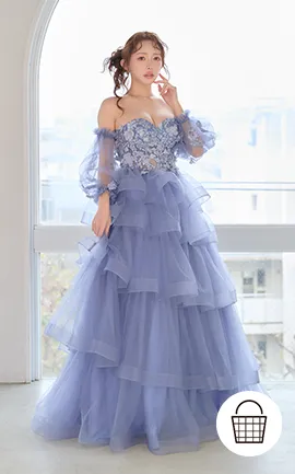 ティアードチュールが重なって
ふわっと広がるドラマティックシルエット