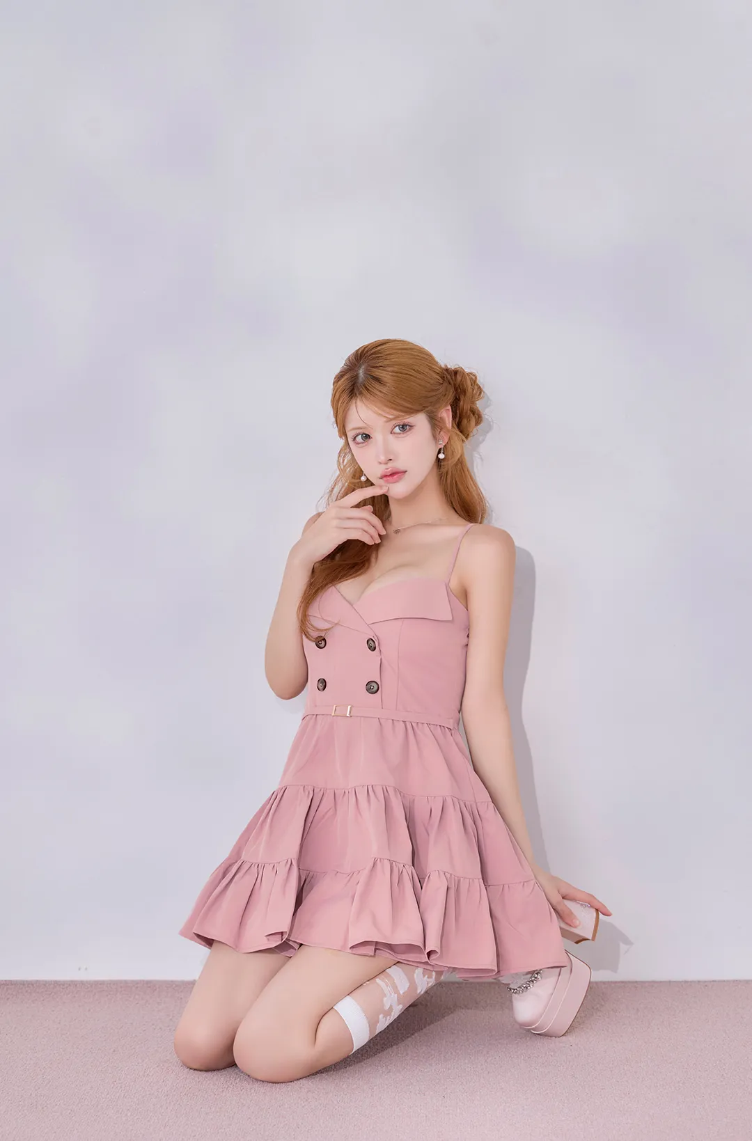【ROBE de FLEURS/ローブドフルール】光沢ツイル/ダブルボタン/ ティアード/ フリル/ キャミ/ フレア/ ミニドレス/ キャバドレス