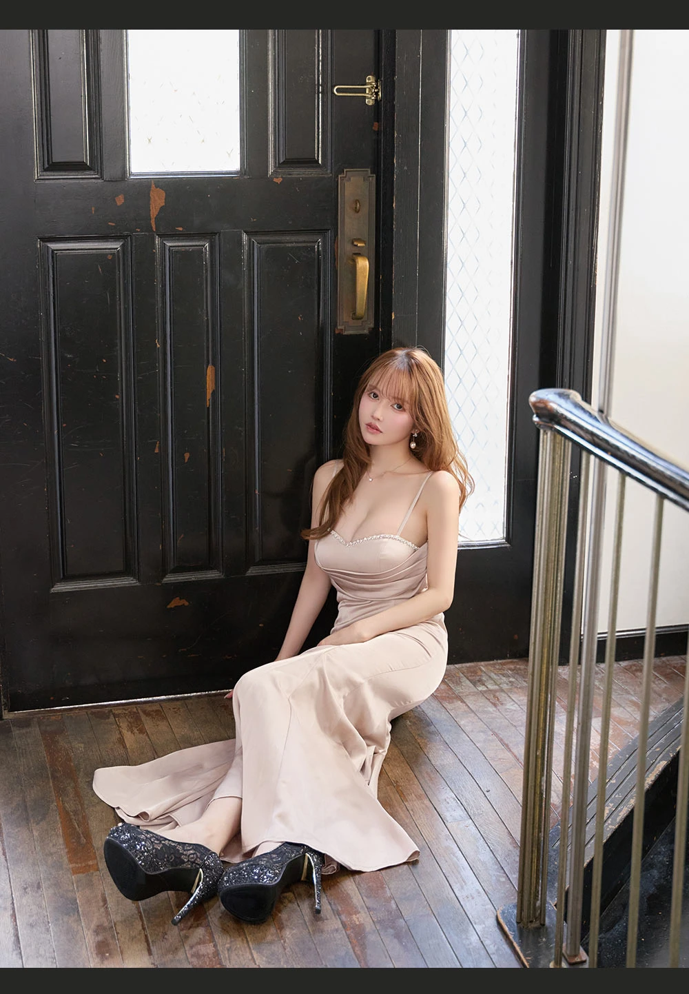 【Glossy/グロッシー】サテンドレープビジューワンピース 3