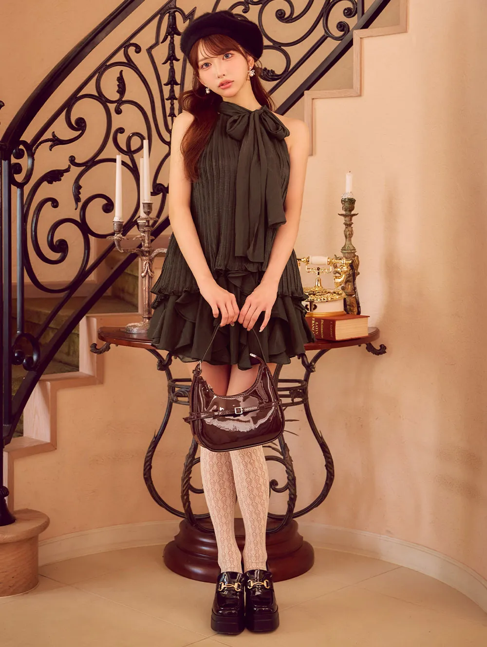 FM4913 飛鳥着用【ROBE de FLEURS/ローブドフルール】リボン アメスリ プリーツシフォン セットアップ ミニドレス キャバドレス ディテール 1