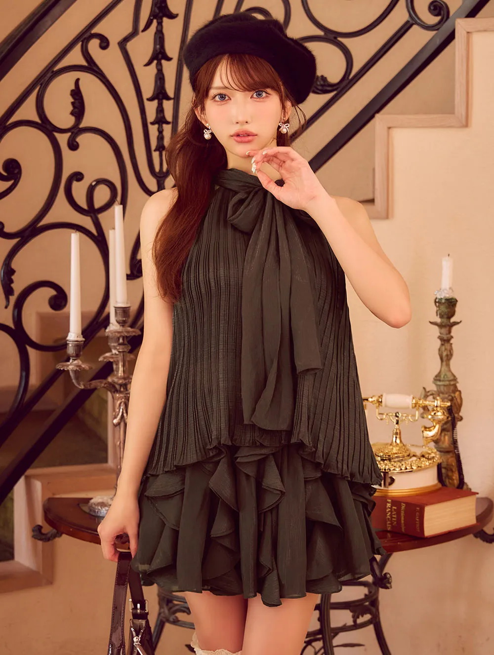 FM4913 飛鳥着用【ROBE de FLEURS/ローブドフルール】リボン アメスリ プリーツシフォン セットアップ ミニドレス キャバドレス ディテール 2