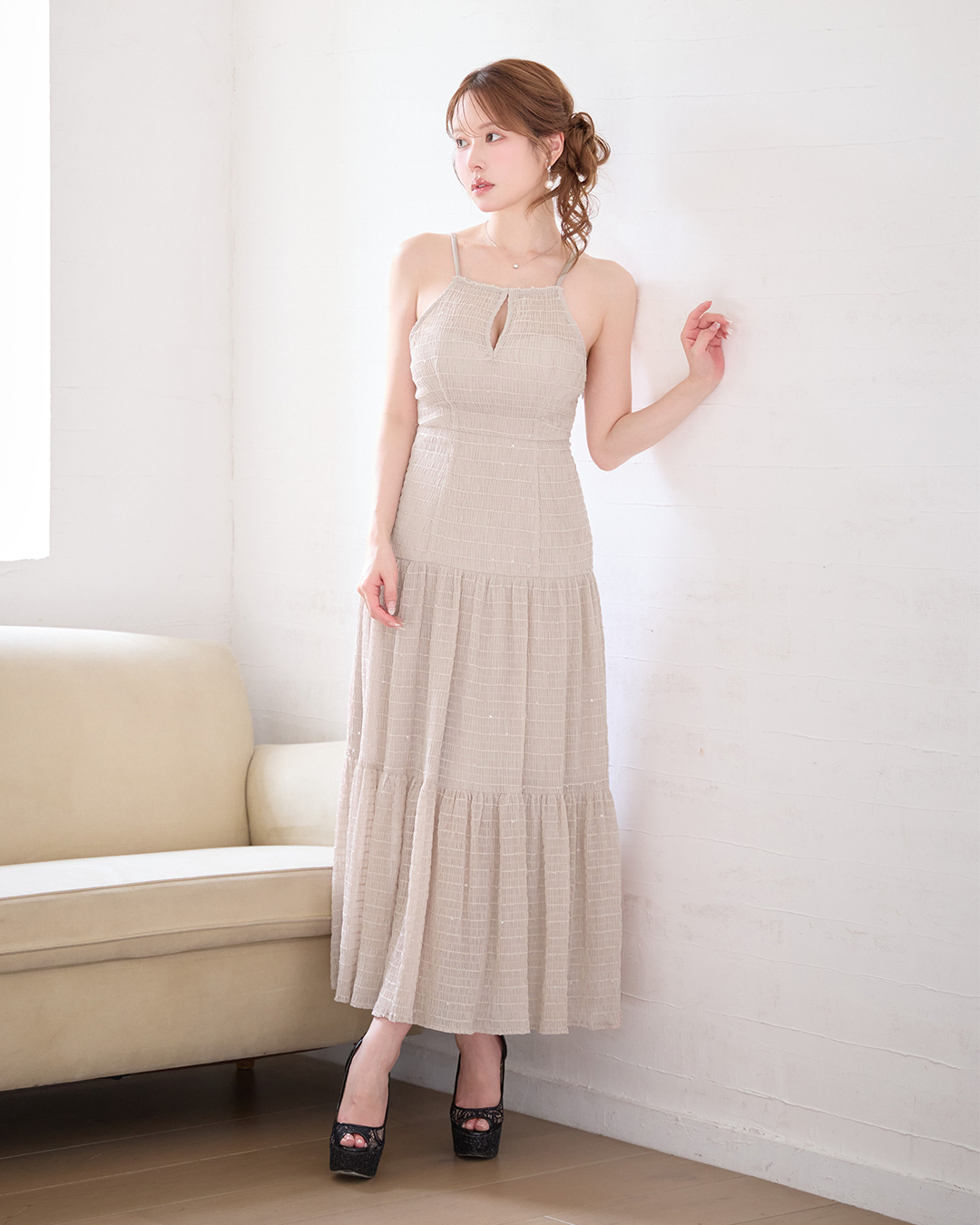 DE4655 今っぽいフェミニンスタイルの着こなし