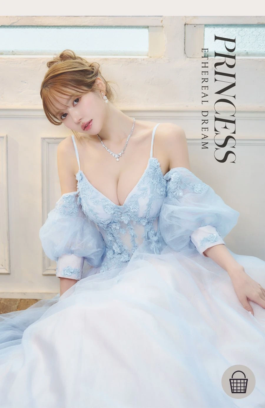 【Glossy/グロッシー】ビジューシャギーニットホルターネックバックリボンミニドレス 1