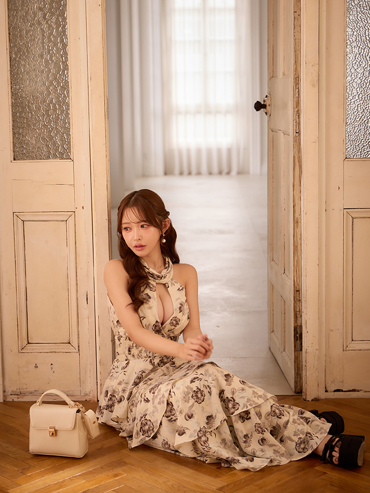 AR26888 Ivory 花柄 ホルター ティアードロングワンピース メイン