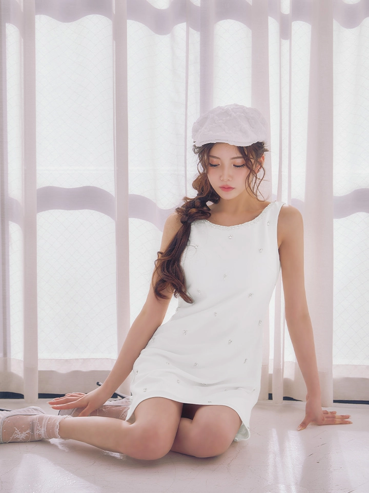 【IRMA/イルマ】ネックビジュー/ ラインストーン/ ノースリーブ/ ワンカラー/シンプル/ フレア/ ミニドレス/ キャバドレス5