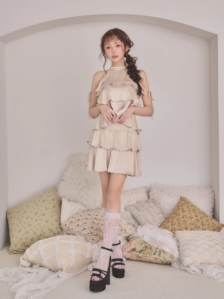 【an /アン】ラインストーン/ ハイネック/ アメリカンスリーブ/ ショルダーリボン/ ティアード/ フレア/ ミニドレス/ キャバドレス1