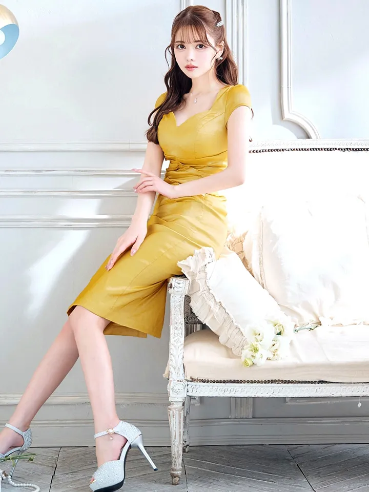 【ISA FERRIS/ イサフェリス】【OF05】シンプル/ ストレッチ/ ハートカット/ 半袖/ 袖あり/ タイト/ ひざ丈/ ミディアム丈/ ミディアムドレス/ キャバドレス