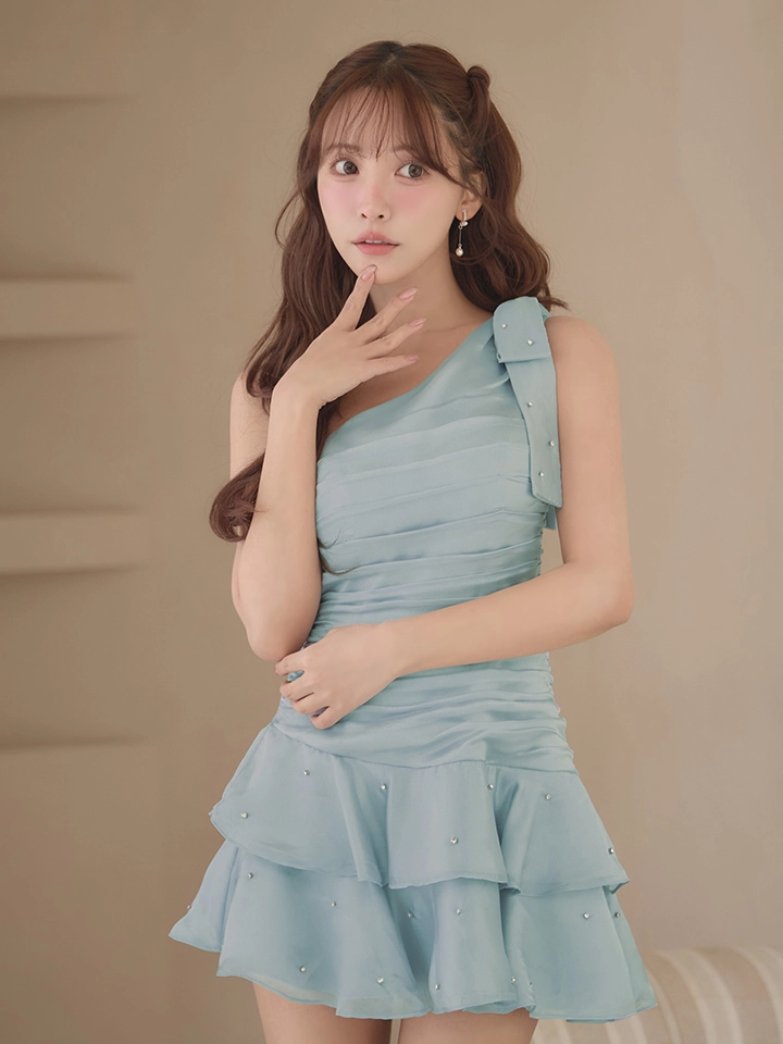 【ROBE de FLEURS/ローブドフルール】サテン/ ワンショルダー/ リボン/ ティアード/ フレア/ ミニドレス/ キャバドレス3