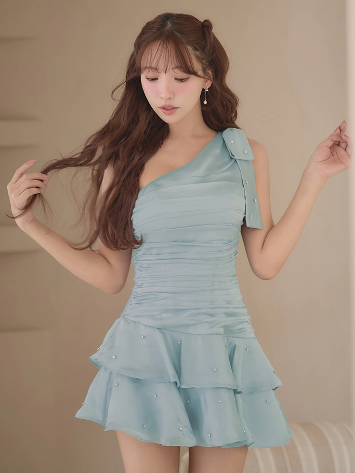 【ROBE de FLEURS/ローブドフルール】サテン/ ワンショルダー/ リボン/ ティアード/ フレア/ ミニドレス/ キャバドレス4