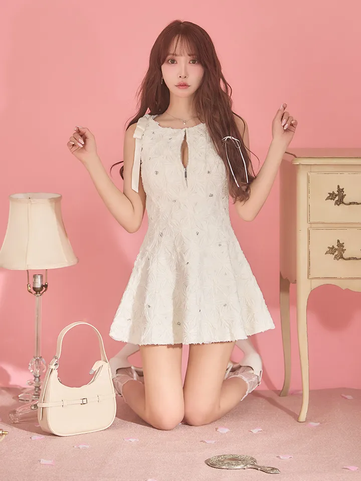 【ROBE de FLEURS/ローブドフルール】フラッフィーフラワー/ ビジュー/ ショルダーリボン/ バストジップ/ ノースリーブ/ フレア/ Aライン/ ミニドレス/ キャバドレス4