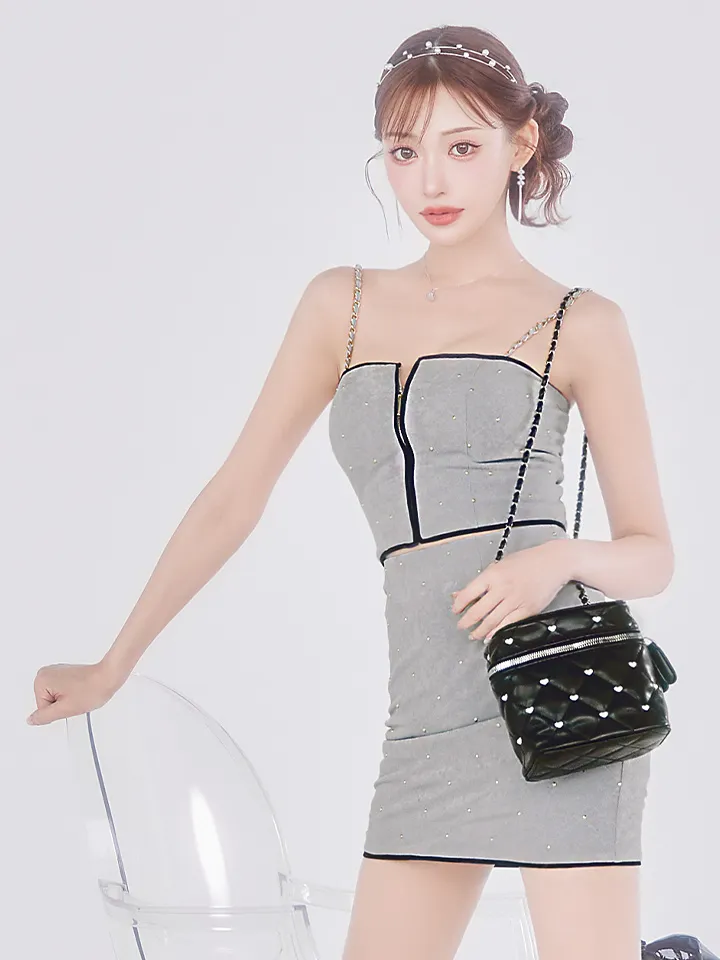 【ROBE de FLEURS Glossy/ローブ・ド・フルール グロッシー】スタッズ/ キルティング/ フロントジップ/ 台形スカート/ セットアップ/ ミニドレス/ キャバドレス4