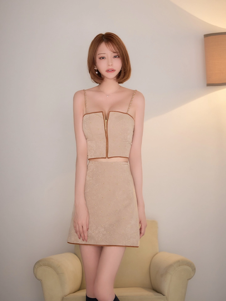 【Glossy/グロッシー】スタッズ/ キルティング/ フロントジップ/ 台形スカート/ セットアップ/ ミニドレス/ キャバドレス2