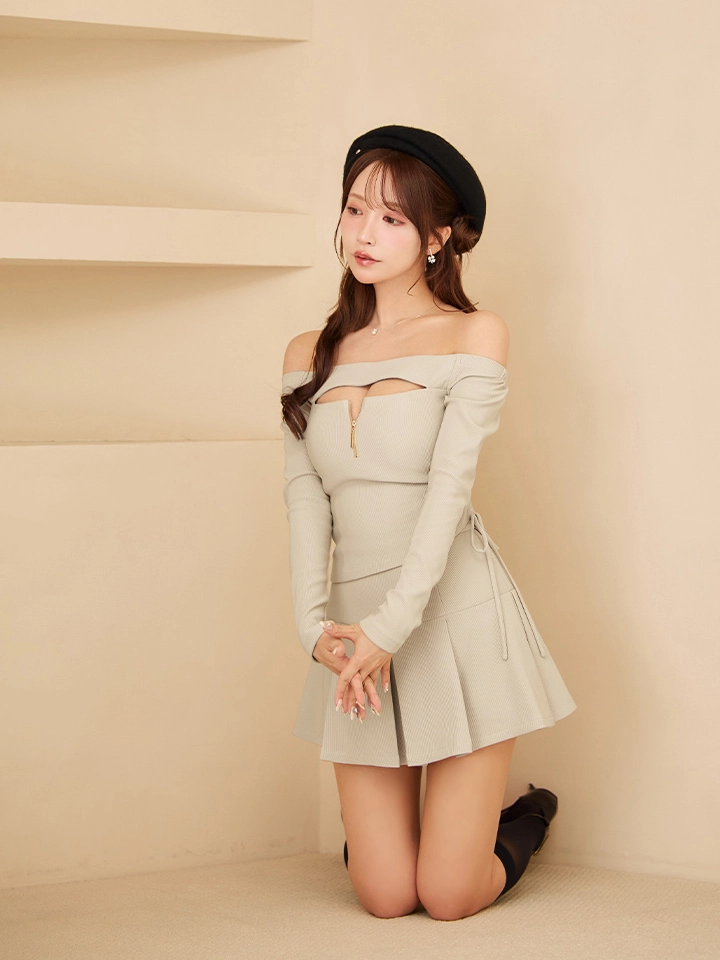 【Glossy/グロッシー】オフショルダー/ ロングスリーブ/ バストカット/ フレア/ セットアップ/ ミニドレス/ キャバドレス4
