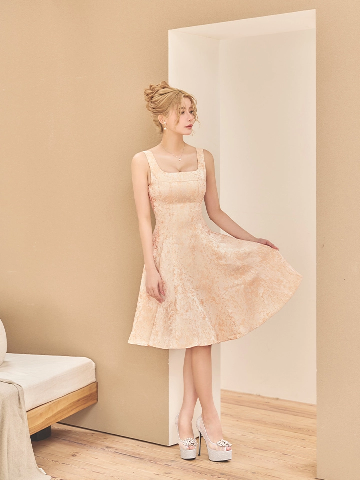 【GINZA COUTURE/銀座クチュール】フラワープリント/ 金糸/ スクエアネック/ ノースリーブ/ ハイウエスト/ Aライン/ フレア/ ワンピース/ ミディアムドレス/ キャバドレス1