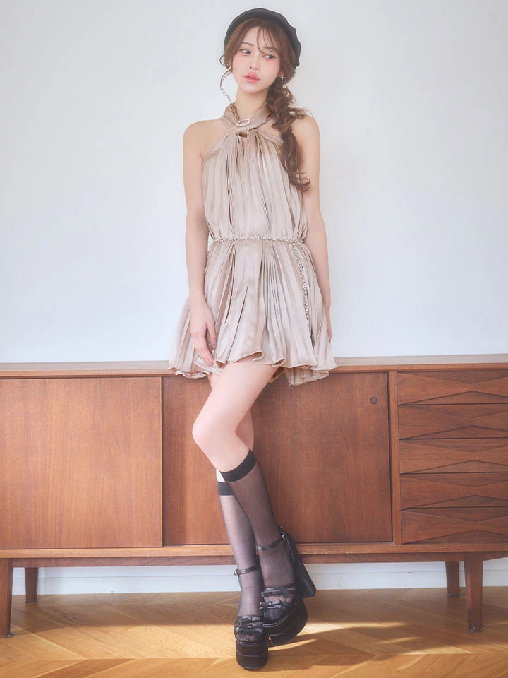 商品名の「【ANDY/アンディ】ビジュー/ ホルターネック/ チェーンベルト/ ノースリーブ/ フレア/ シフォン/ ミニドレス/ ワンピース/ キャバドレス1