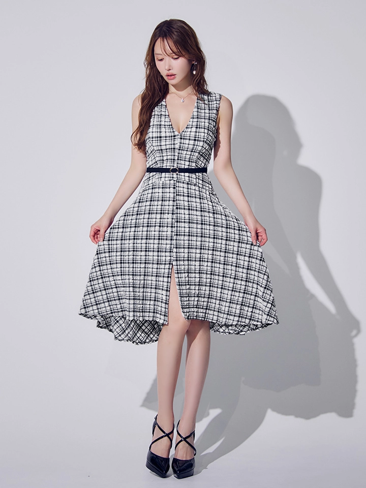 【VELIQUE/ヴェリーク】バックチェーン/ ベルト付き/ チェック柄/ ノースリーブ/ Vネック/ センタースリット/ ポップコーン生地/ フレア/ ワンピース/ ミディアムドレス/ キャバドレス3