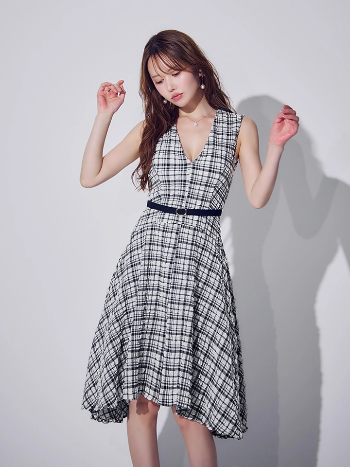 【VELIQUE/ヴェリーク】バックチェーン/ ベルト付き/ チェック柄/ ノースリーブ/ Vネック/ センタースリット/ ポップコーン生地/ フレア/ ワンピース/ ミディアムドレス/ キャバドレス4