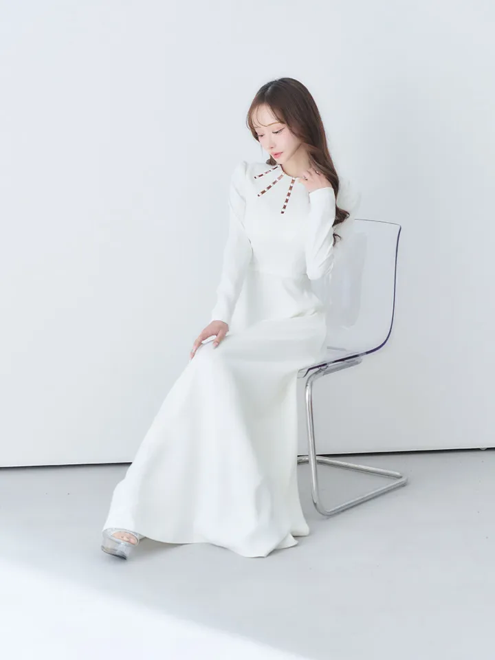 【VELIQUE/ヴェリーク】シンプル/ パール/ ワンカラー/ 無地/ ロングスリーブ/ フレア/ ロングドレス/ キャバドレスlong3