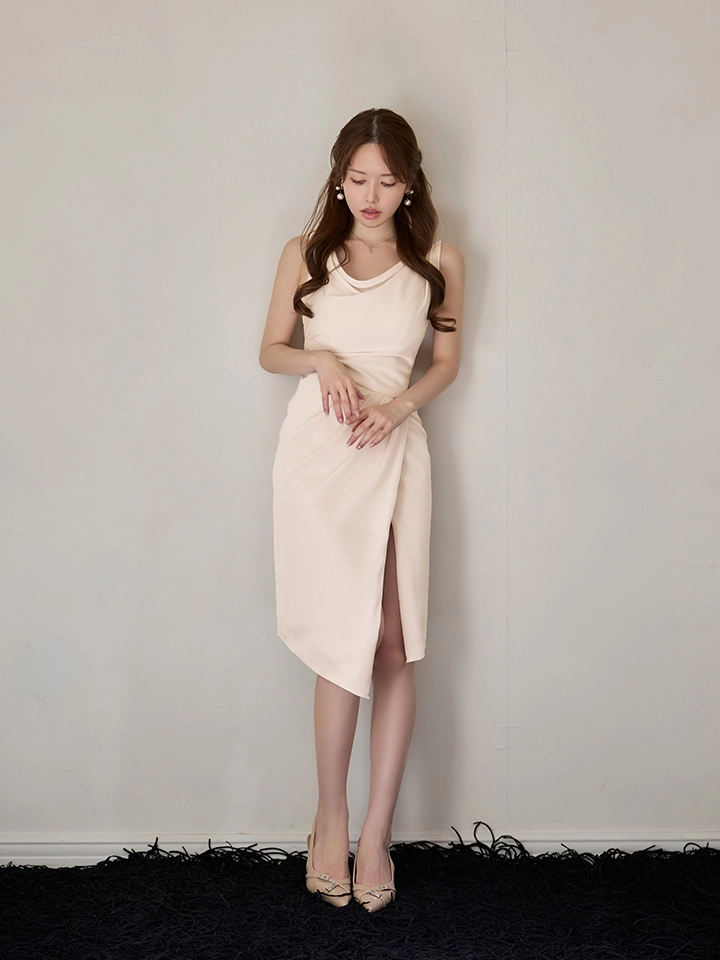 【Veautt/ヴュート】ドレープ/ ショルダーパーツ/ タック/ タイト/ ミディアムドレス/ キャバドレス1