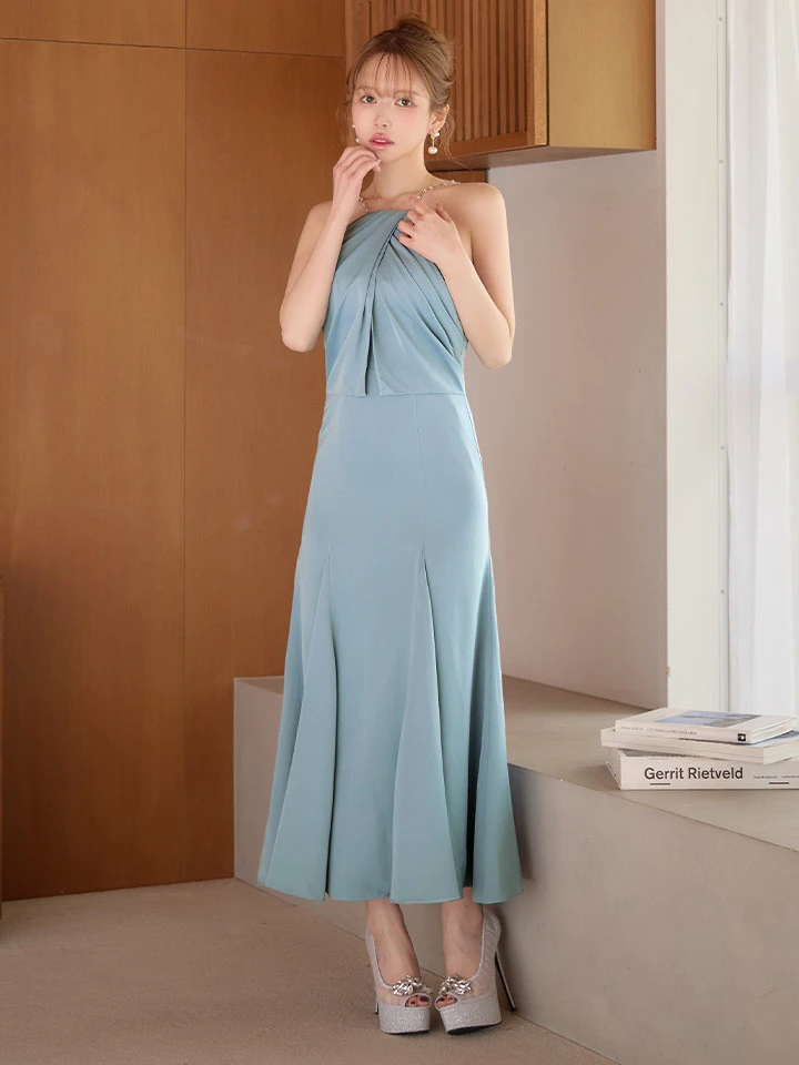 【Veautt/ヴュート】ホルターネック/ ビジューチェーン/ ドレープ/ フレア/ ミディアムドレス/ キャバドレス4