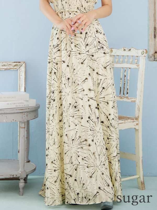 ベージュ モデル：如月れい　身長：156cm　着用サイズ：Sサイズ(7号)