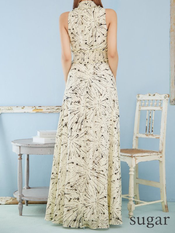 ベージュ モデル：如月れい　身長：156cm　着用サイズ：Sサイズ(7号)