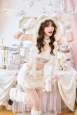 ホワイト　モデル身長：166cm　着用サイズ：Fサイズ