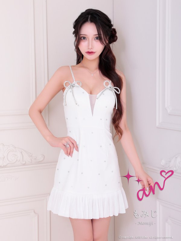 ホワイト モデル:もみじ 着用サイズ:Sサイズ