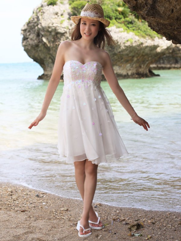 ホワイト モデル：着用サイズ：7号(Sサイズ)