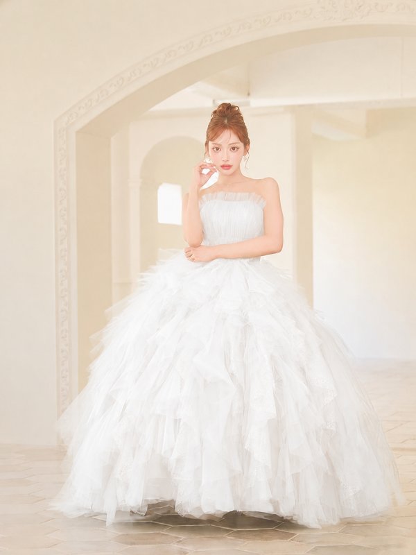 ホワイト　モデル：明日花キララ　身長：162cm 着用サイズ：S (XS〜M)サイズ