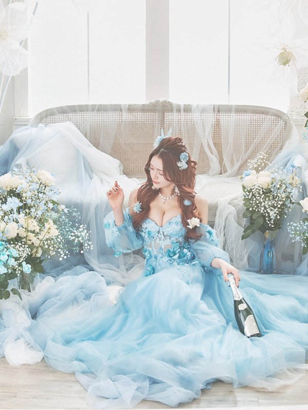 ブルー モデル：鈴音りん　身長：156cm　着用サイズ：Mサイズ