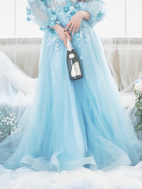 ブルー モデル：鈴音りん　身長：156cm　着用サイズ：Mサイズ