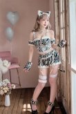 ホワイト　モデル身長：161cm　着用サイズ：Fサイズ