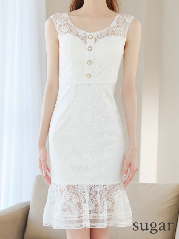 ホワイト モデル：あすか　身長：170cm　着用サイズ：Sサイズ