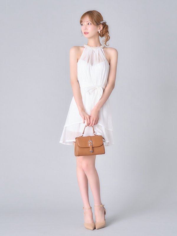 ホワイト  モデル：あすか　身長：170cm　着用サイズ：Sサイズ