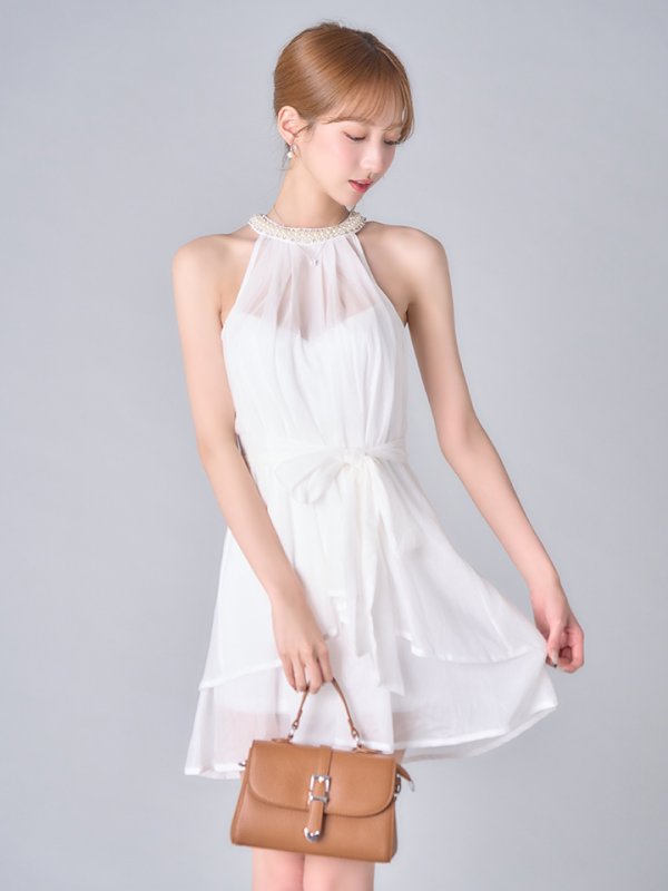 ホワイト  モデル：あすか　身長：170cm　着用サイズ：Sサイズ