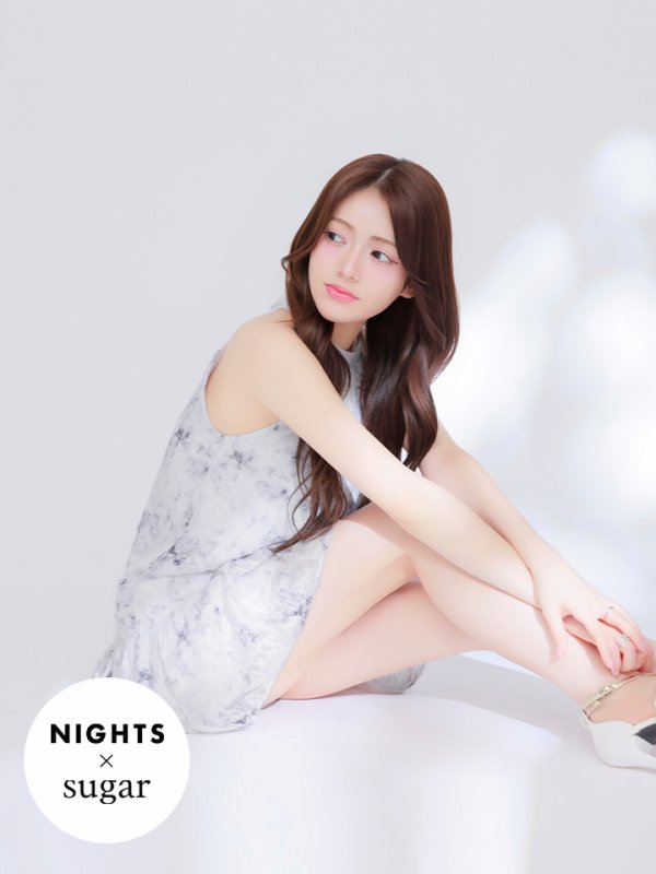 ホワイトxグレー モデル：鈴音りん　身長：165cm 着用サイズ：Sサイズ