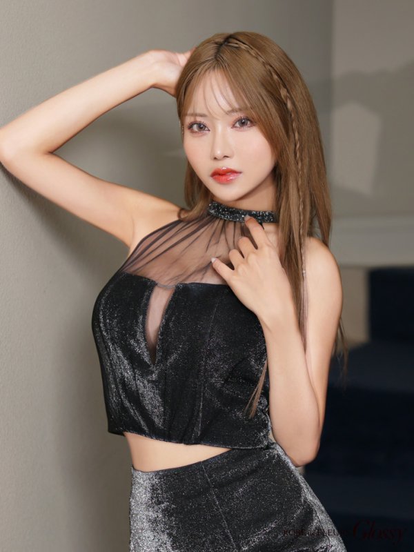 ブラック モデル：如月れい　身長：156cm　着用サイズ：Sサイズ