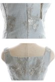 画像44: Lサイズあり【DEA.by ROBE de FLEURS/ディアバイローブドフルール】マーメイド/ フローラル/ バストジップ/ フリル/ テールカット/ ミディアムドレス/ キャバドレス[OF2] (44)