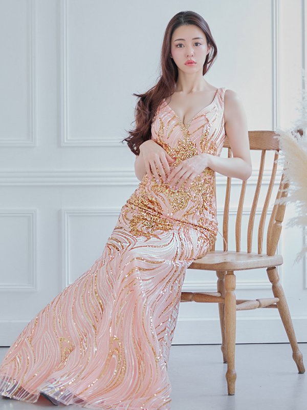 シャンパン モデル：るな　身長：159cm:Mサイズ